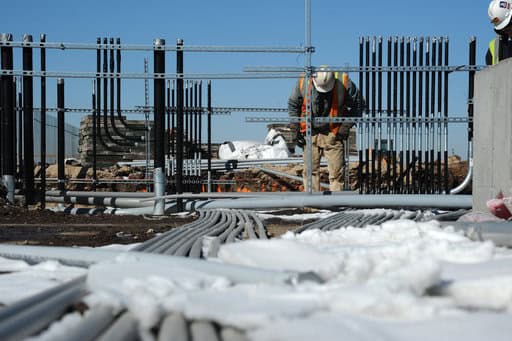 PEMB vs Tilt-Wall for Arlington Industrial Projects: Schedule, Cost Drivers, and Fit